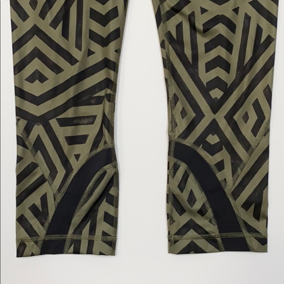 Lululemon Run: Inspire Crop II Full-On Luxtreme in Chevron Shuffle - Picture 10 of 14